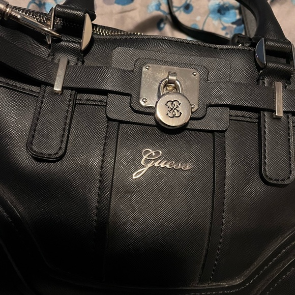 Vintage Limited Edition Guess Purse - Picture 3 of 16